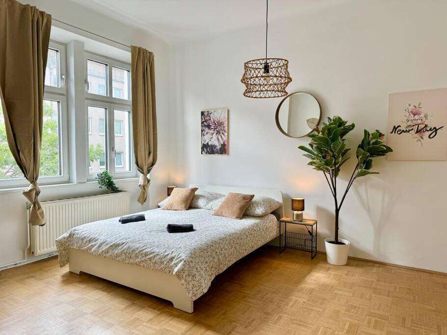 130 M2 Spacious 5 Bedroom Apartment Wien